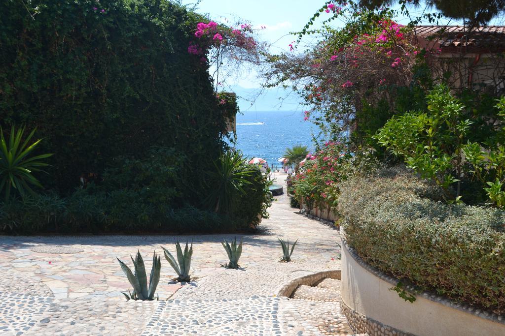 15 Bougainville Sarandë